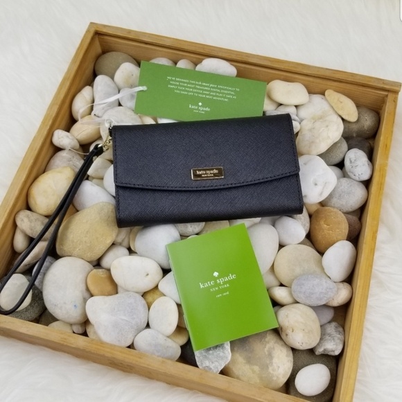 💥LAST ONE💥 Kate Spade Laurel Way iPhone Wristlet - Picture 2 of 3